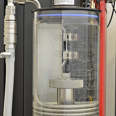 Fuel cell test: the water tensile test